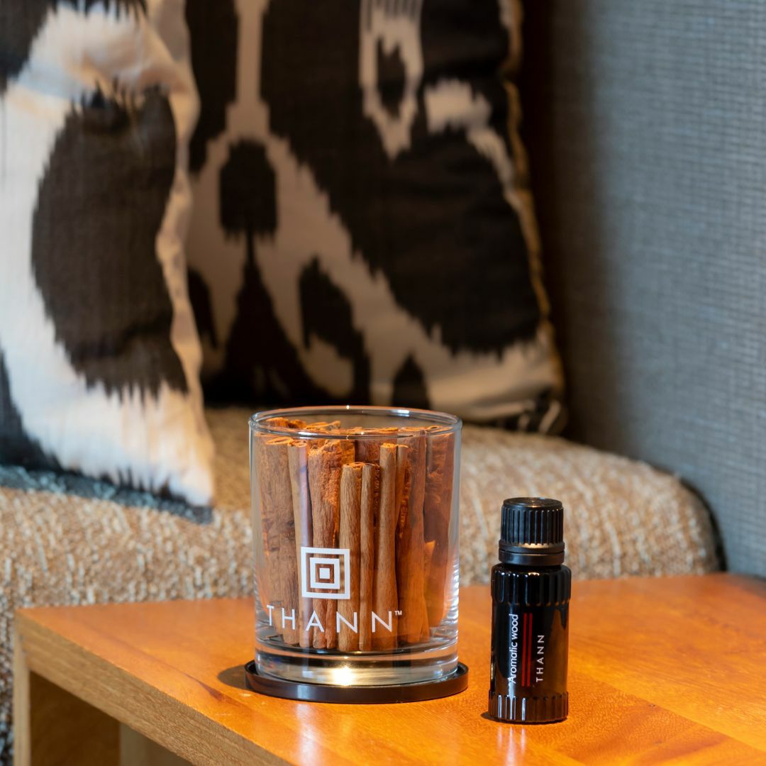 エッセンシャルオイル AW 10ml ポプリ付 《アロマティックウッド》 | THANN